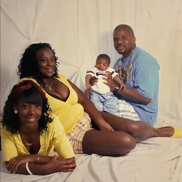 Lives- POP UP TBD , Saturday and Sunday 2pm-10pm like share to be notified - Picture 17 of 17